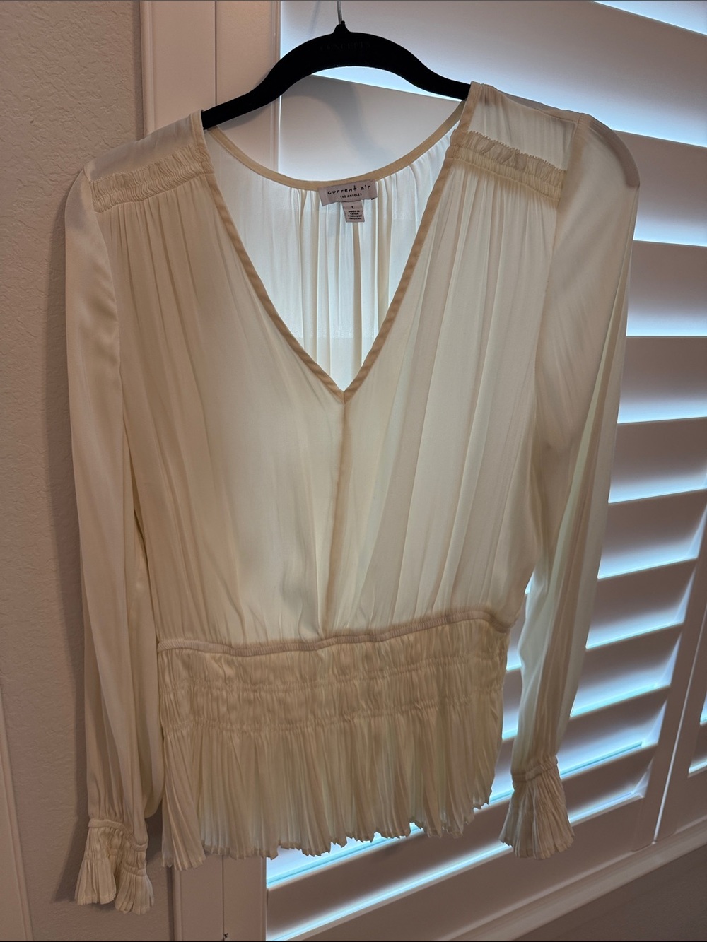 Current Air Cream Pleated V-Neck Long Sleeve Blouse